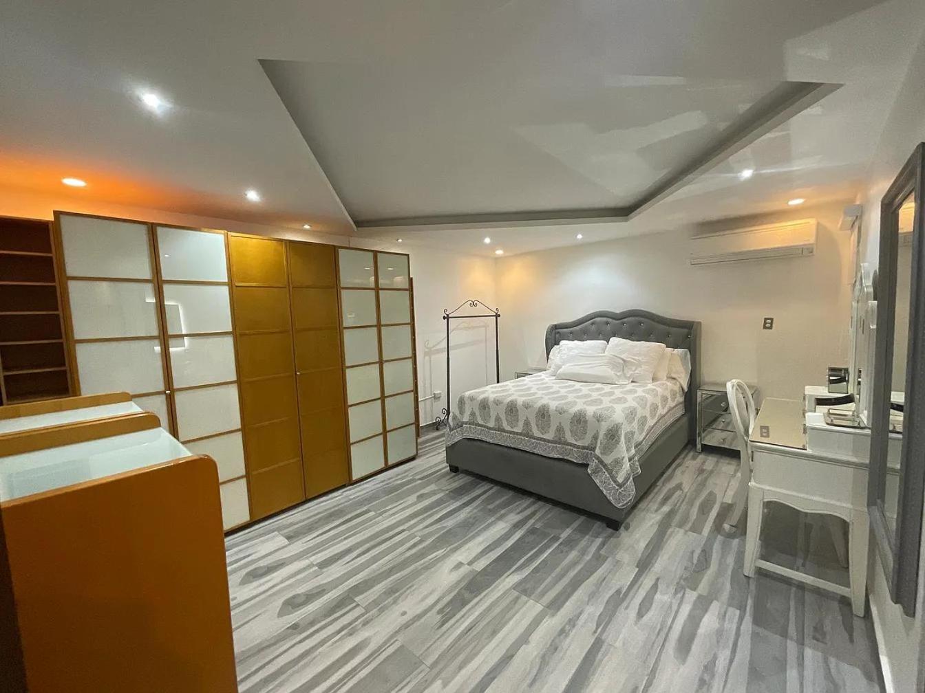Apartment The Westside Plaza *