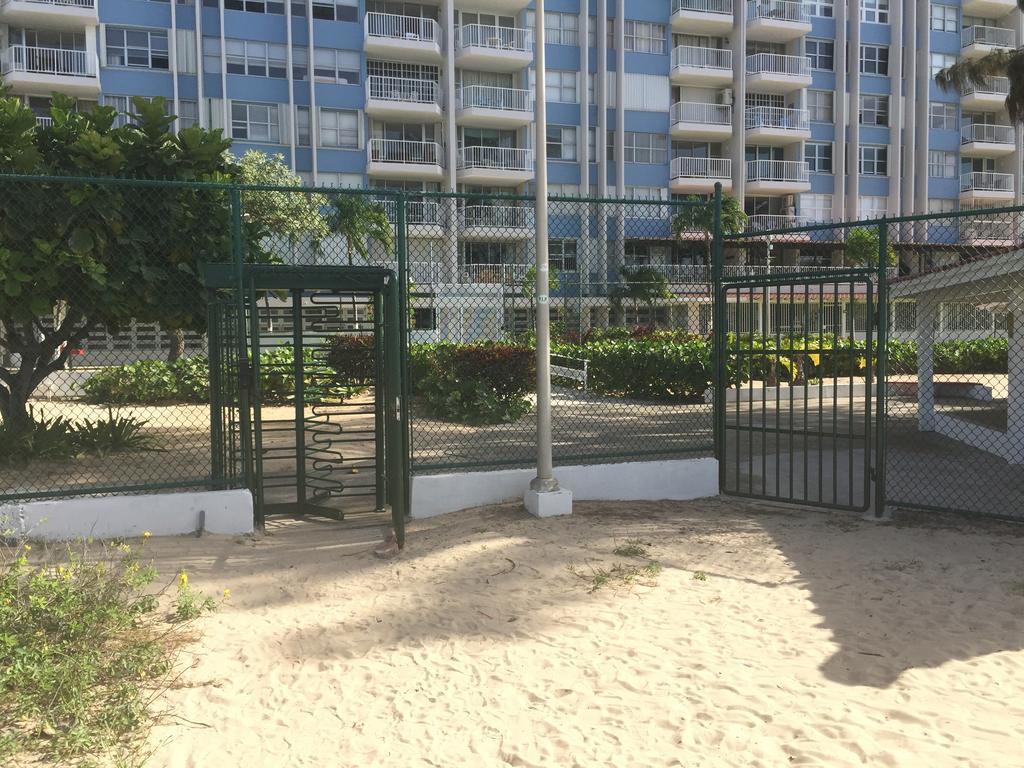 Marbella Del Caribe Beachfront Apartamento San Juan