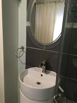 King Sling Room, Between Pool And Jacuzzi - Enjoy! (adults Only)