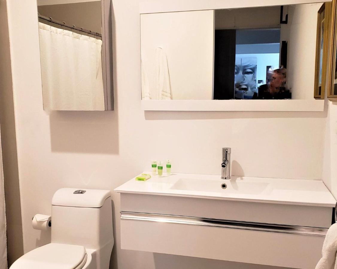Kasa The Lofts Of Old 202 Huge 2 Bed 2 Bath For 6 Interior Terrace Apartamento *
