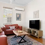 Breezy Beach Apt, Steps To The Sand! Full Ac Too - 18 Up