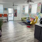Art Deco Studio W Private Balcony Close To Beach