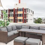 Prime Apartment Near Beach, Dining & Nightlife!