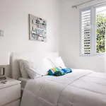 Sunny Guest House Near Beach & Restaurants