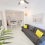Sunny Guest House Near Beach & Restaurants