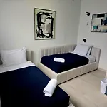 La Buena Vida Inn