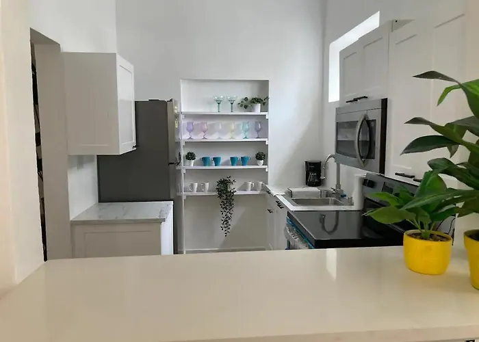 Casa Blanca In The Heart Of Miramar
