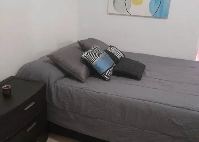 Hermoso apartamento frente aeropuerto de Isla Verde.