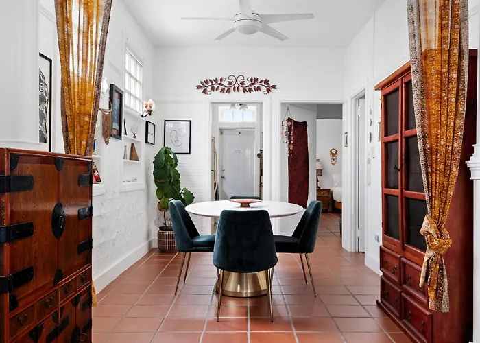 Spacious & Bright 2Bd Apt, Steps To Sand! - 18 Down