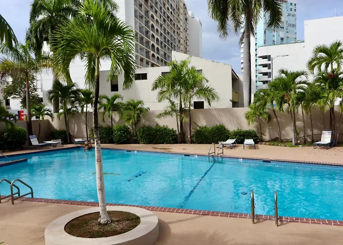 Isla Verde Modern Apartment With Pool