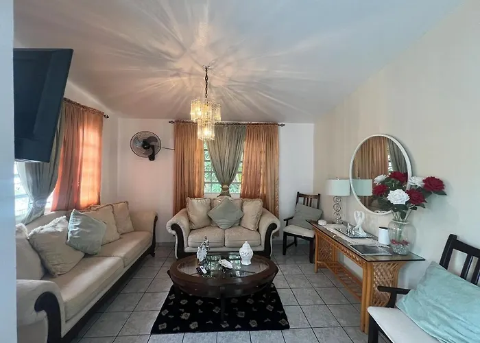 Beachside Hammock Haven - 3Br Centrally Located