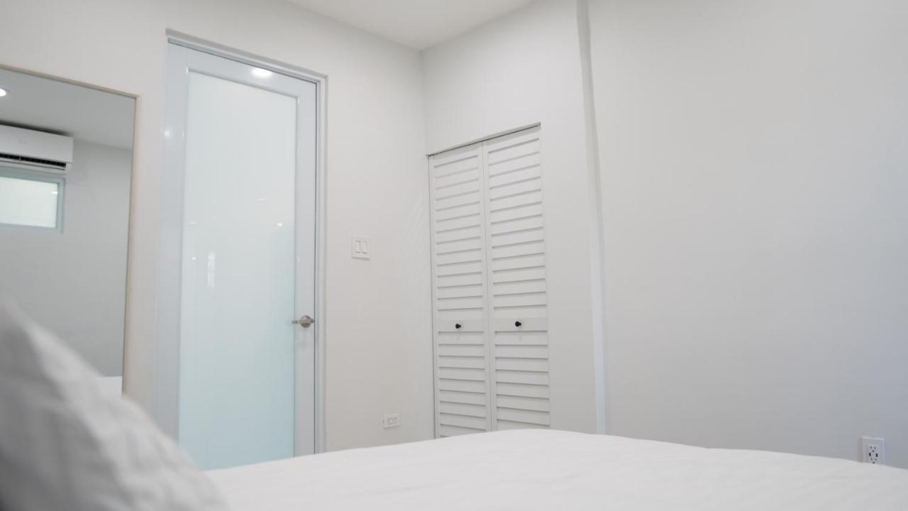 Apartment Center - Spacious - Modern - Perfect Location