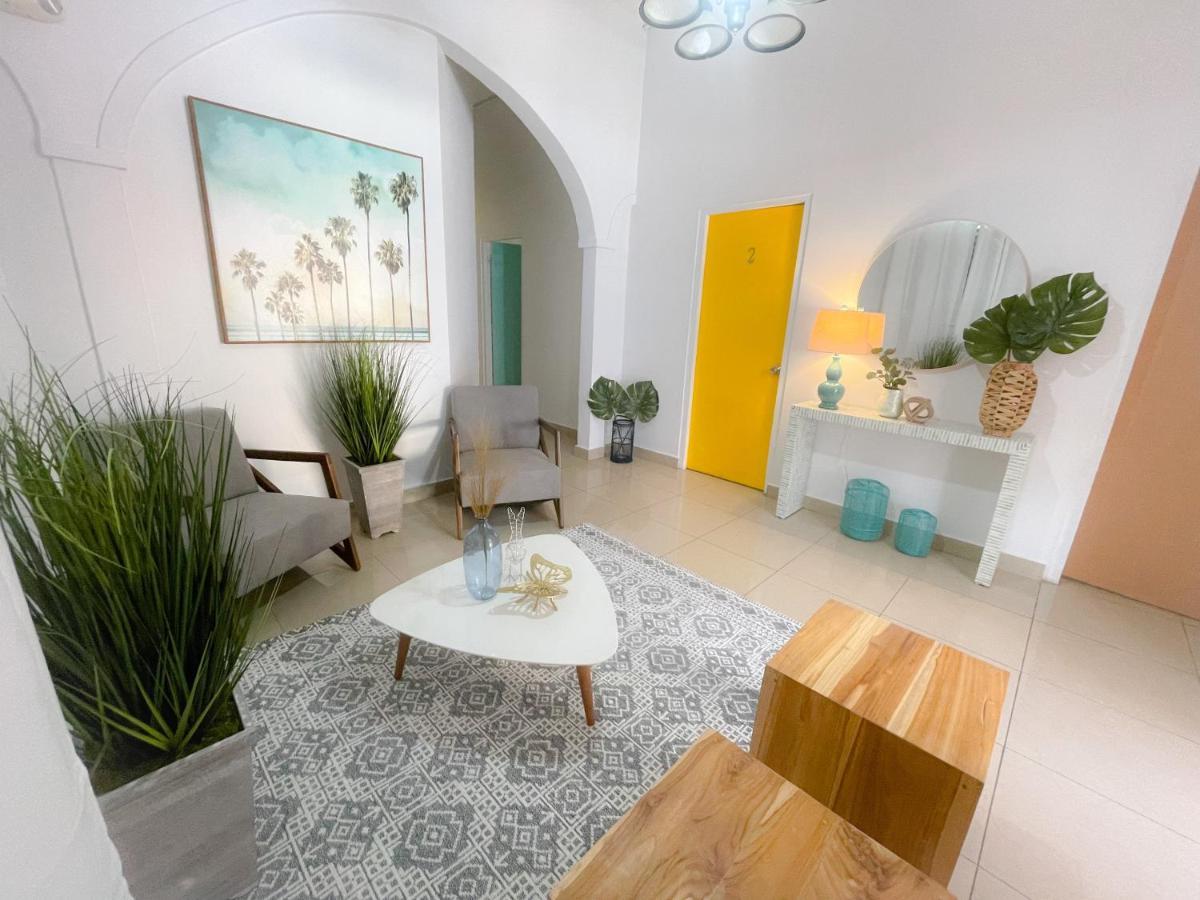 Oasis Hostal *