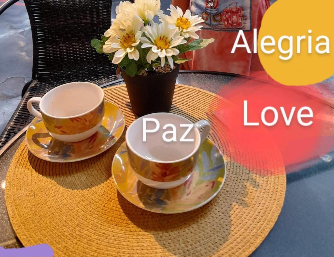 Apartamento Hermoso Frente Aeropuerto De Isla Verde.