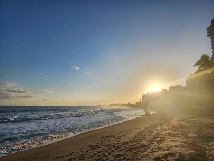 Gorgeous 1-bedroom Beachside Apartamento