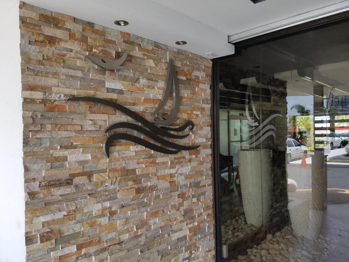 Marbella Del Caribe Isla Verde Beachfront Apartahotel