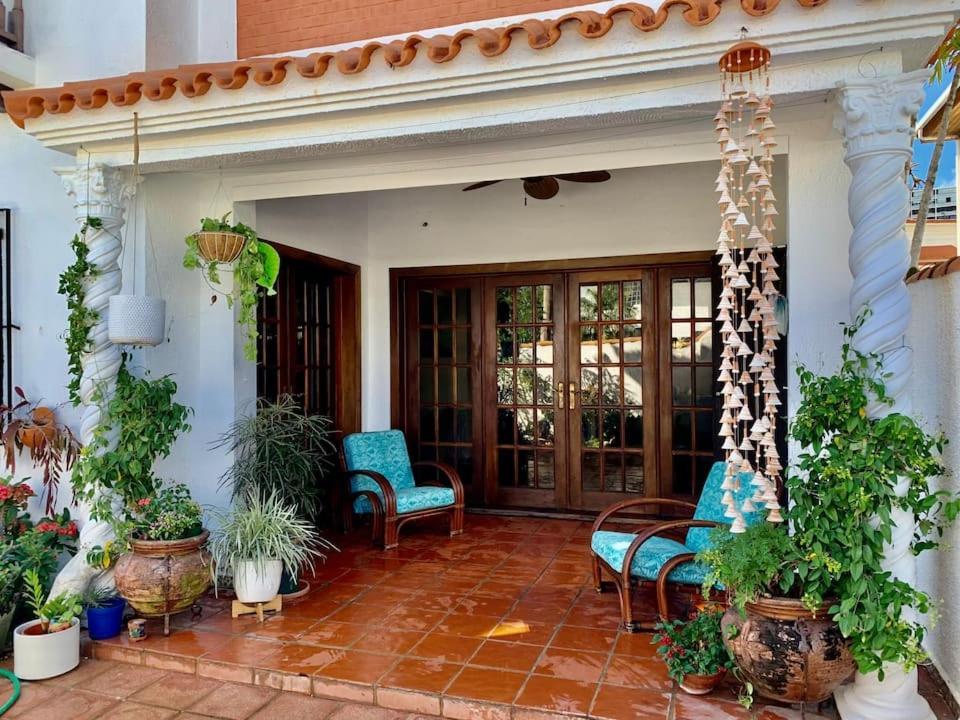 Сasa de vacaciones Footprints House At Yardley Place