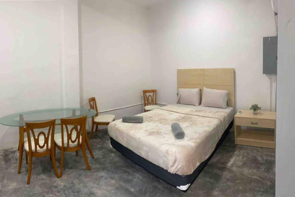 Сasa de vacaciones 18 Bedrooms 32 Guest La Placita De Santurce By Rentalspr San Juan