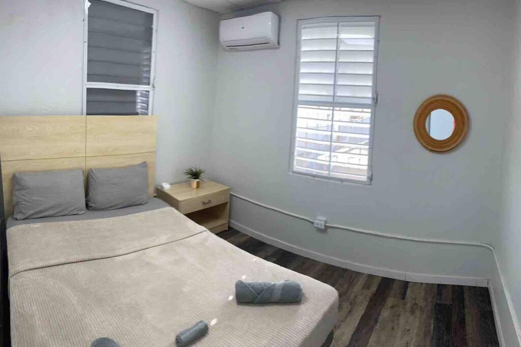 Сasa de vacaciones 18 Bedrooms 32 Guest La Placita De Santurce By Rentalspr San Juan