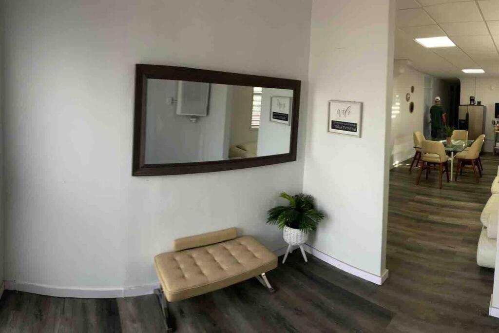 18 Bedrooms 32 Guest La Placita De Santurce By Rentalspr Сasa de vacaciones San Juan