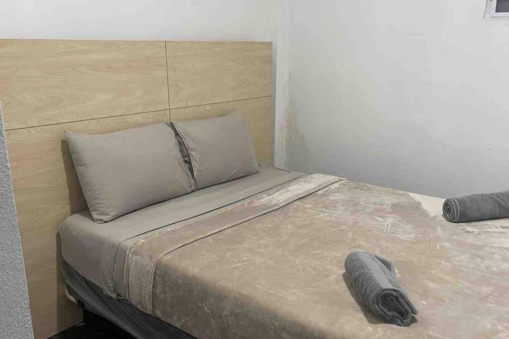 18 Bedrooms 32 Guest La Placita De Santurce By Rentalspr San Juan