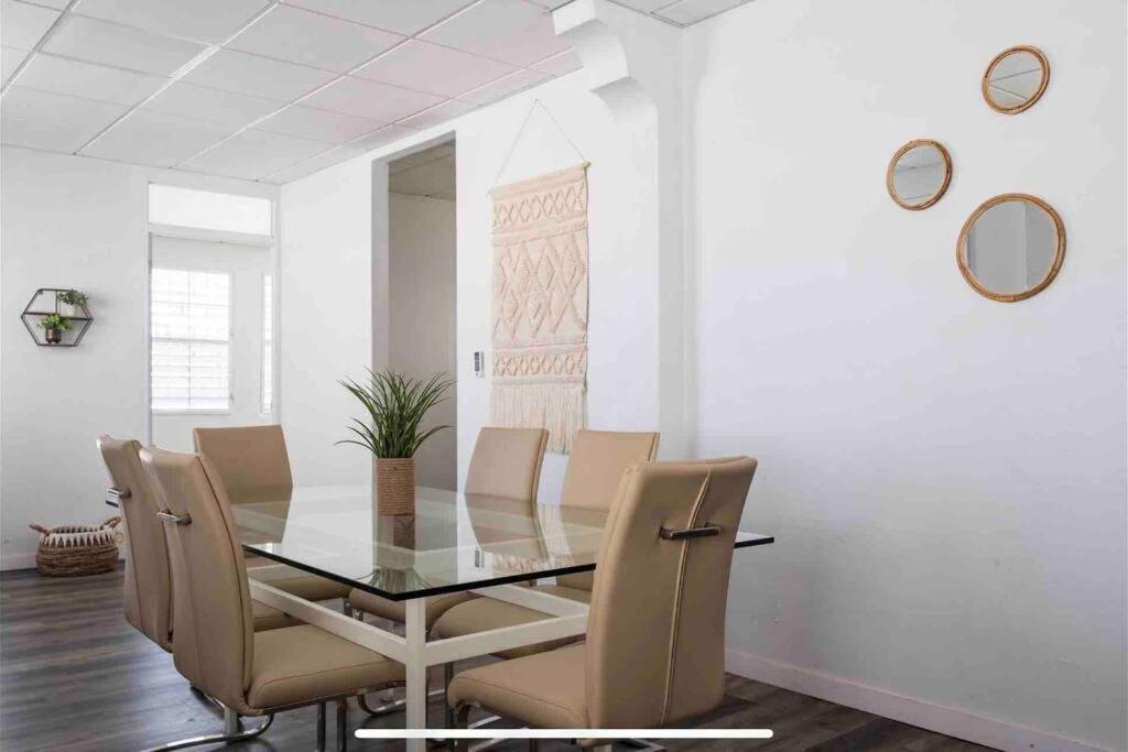 18 Bedrooms 32 Guest La Placita De Santurce By Rentalspr Сasa de vacaciones San Juan