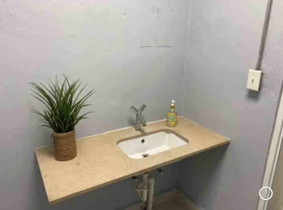 Сasa de vacaciones 18 Bedrooms 32 Guest La Placita De Santurce By Rentalspr