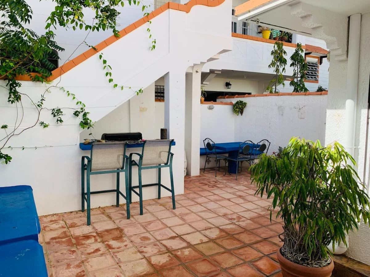 Сasa de vacaciones Footprints House At Yardley Place