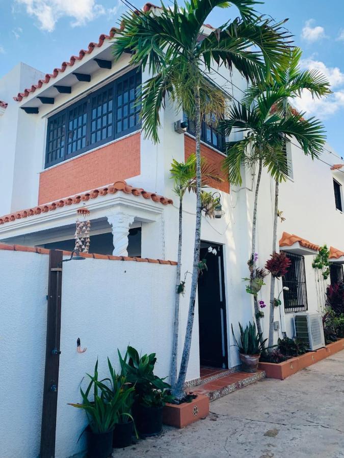 Сasa de vacaciones Footprints House At Yardley Place