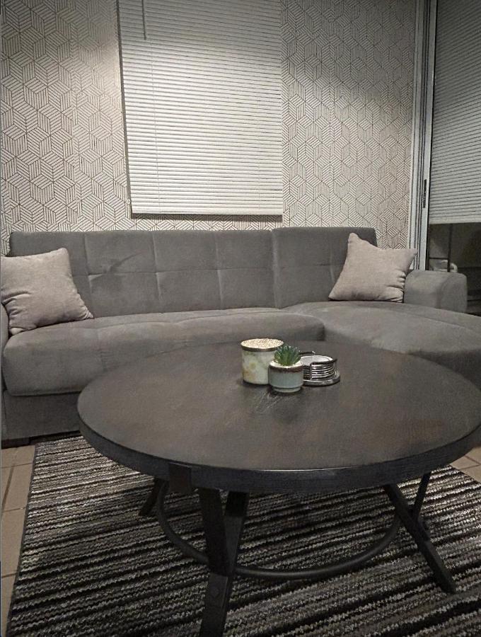 Apartamento Cozy House - 11 Minute Walk To The *