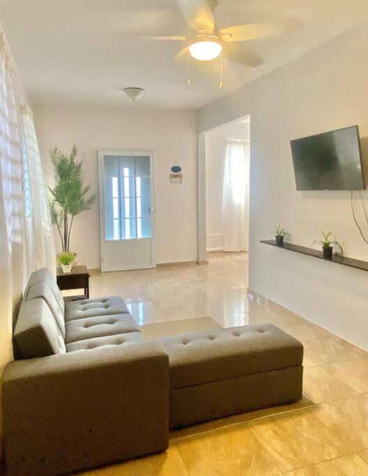 Holiday home 5 Min From Airport Sju Secret Garden Pr
