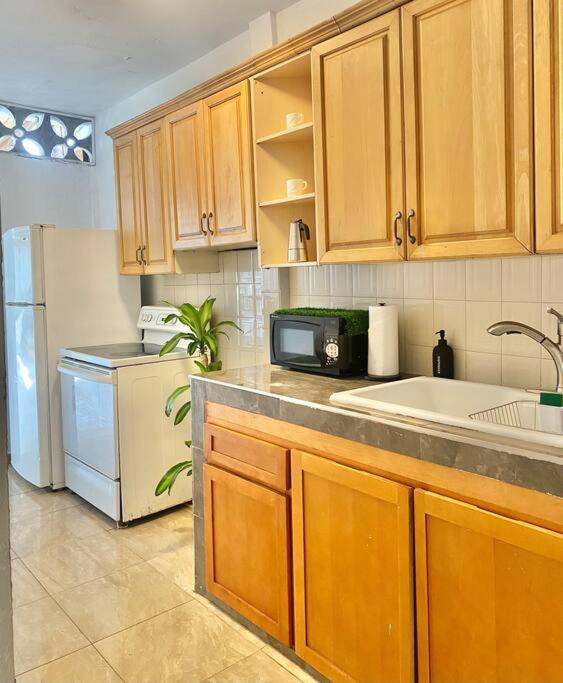 Holiday home 5 Min From Airport Sju Secret Garden Pr *