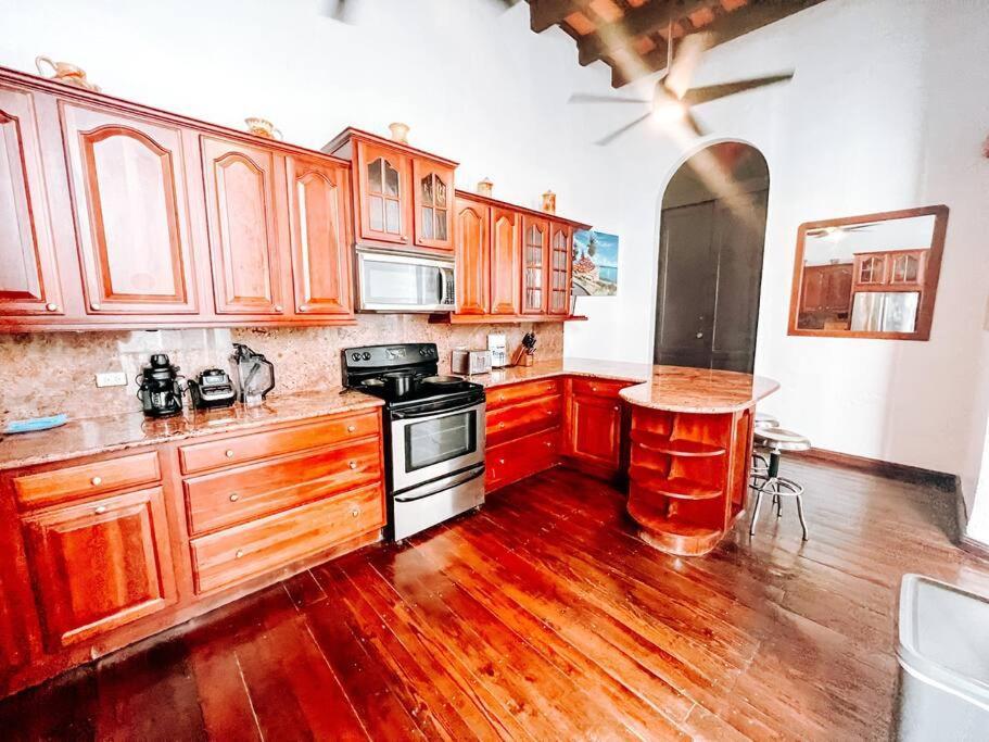 Tanca 255 Spacious Colonial House @ Old Apartamento San Juan