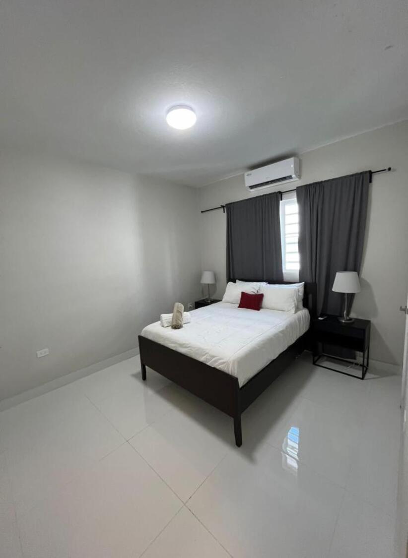 Apartamento Breathtaking 3-br Beachside *