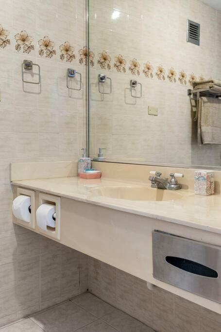 High Rise Ocean View 1br W/garage Parking *