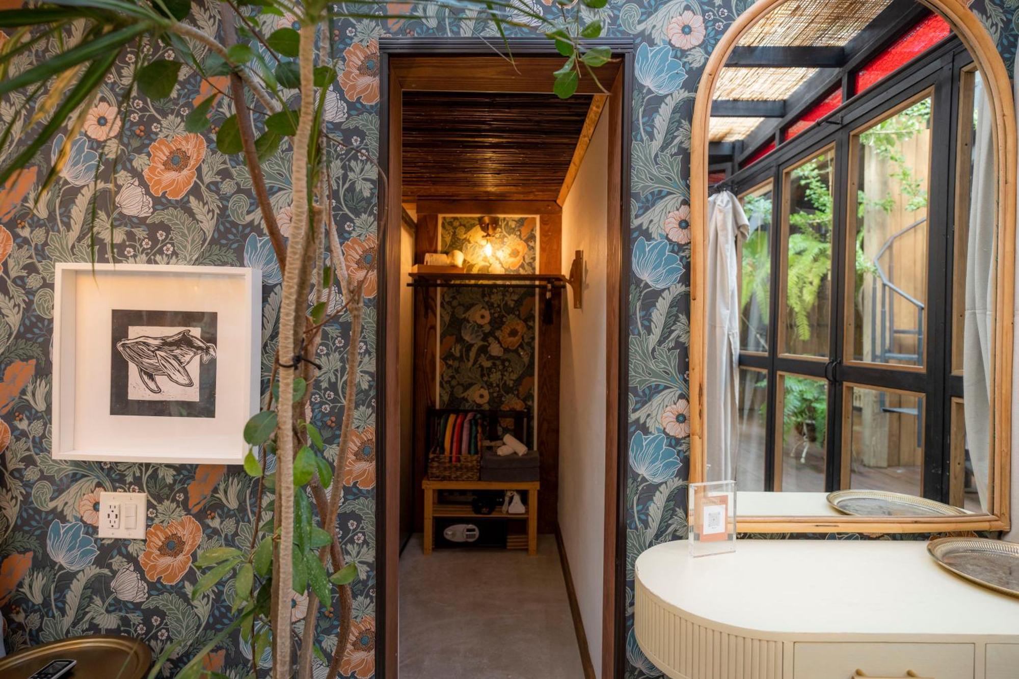 La Botanica Hotel
