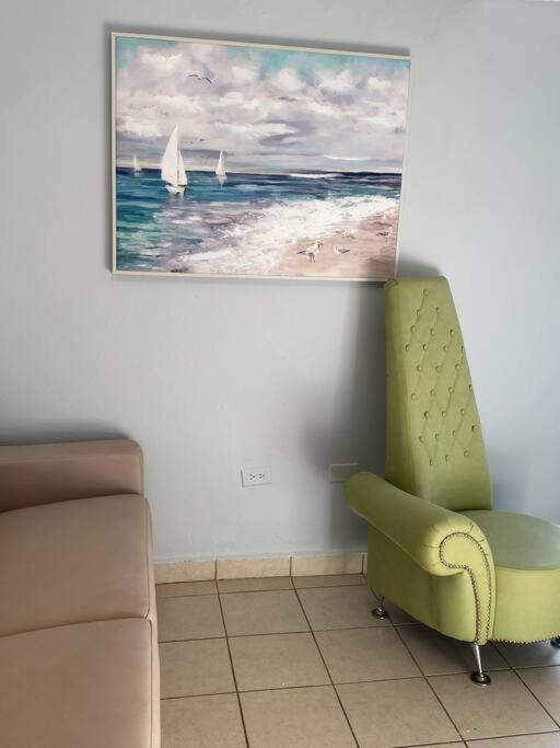 Fiesta Spot At La Placita 3 Bedroom And 2 Bathrooms Apartment *