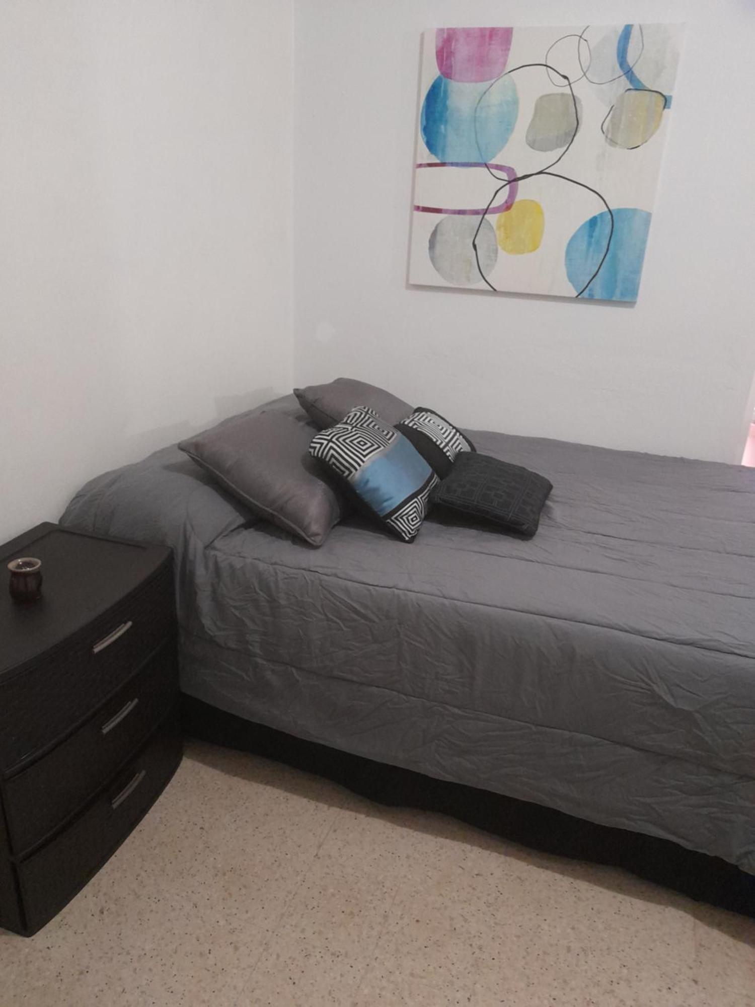 Hermoso Frente Aeropuerto De Isla Verde. Apartamento *