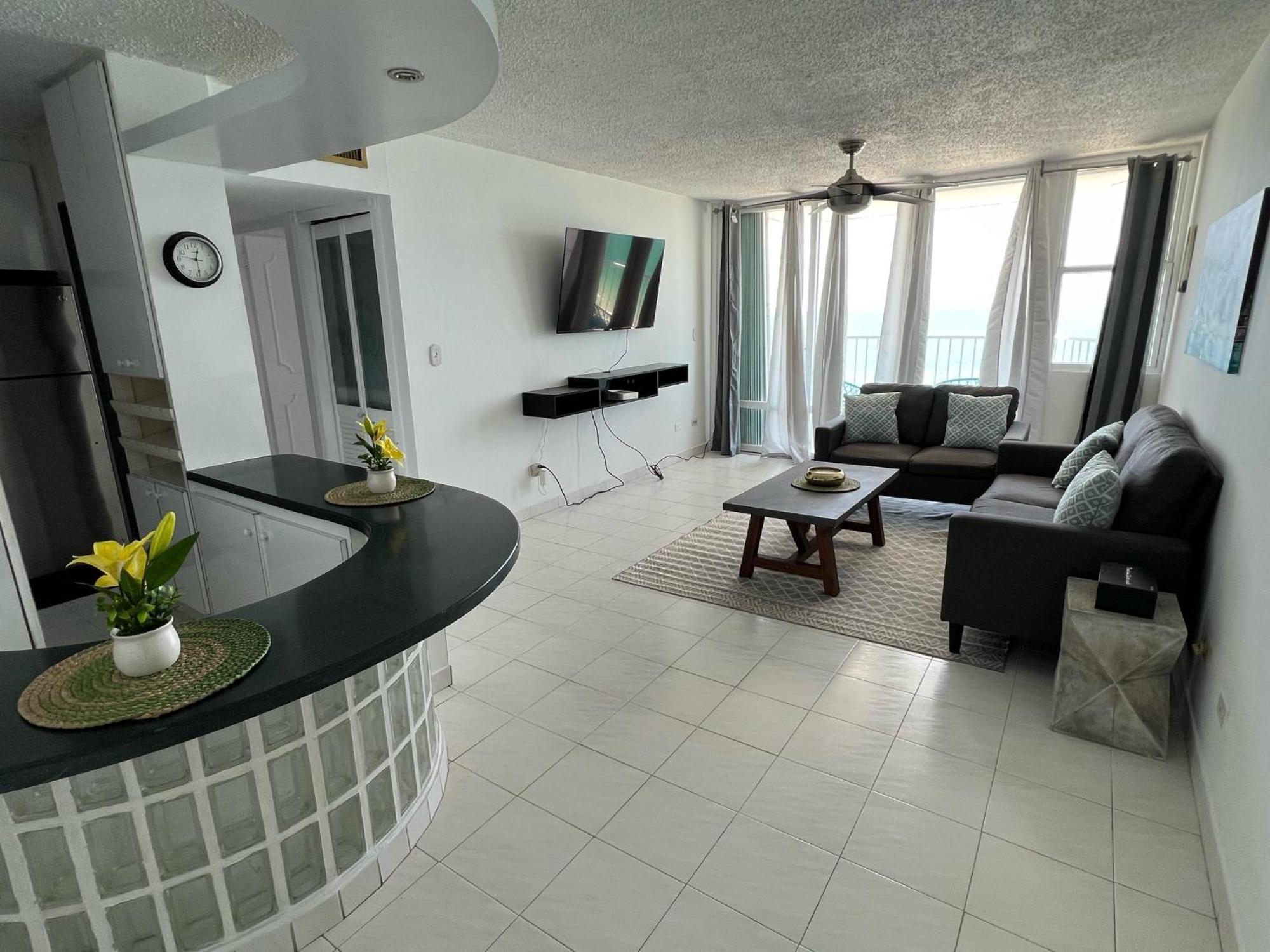 Gorgeous Ocean View 1br W/beach Acess & Pool Apartamento *