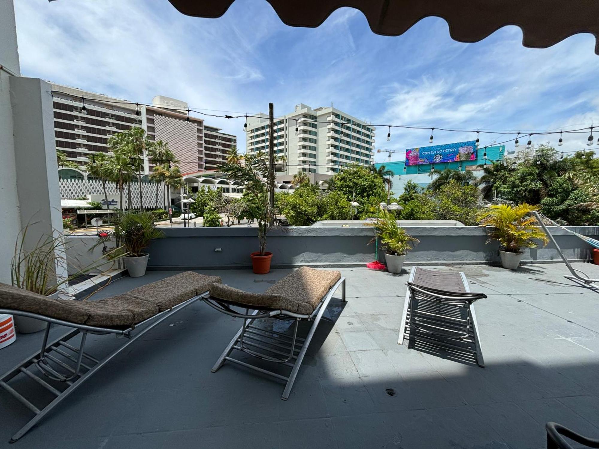 Apartamento At Heart Of Condado With Front View Terrace San Juan