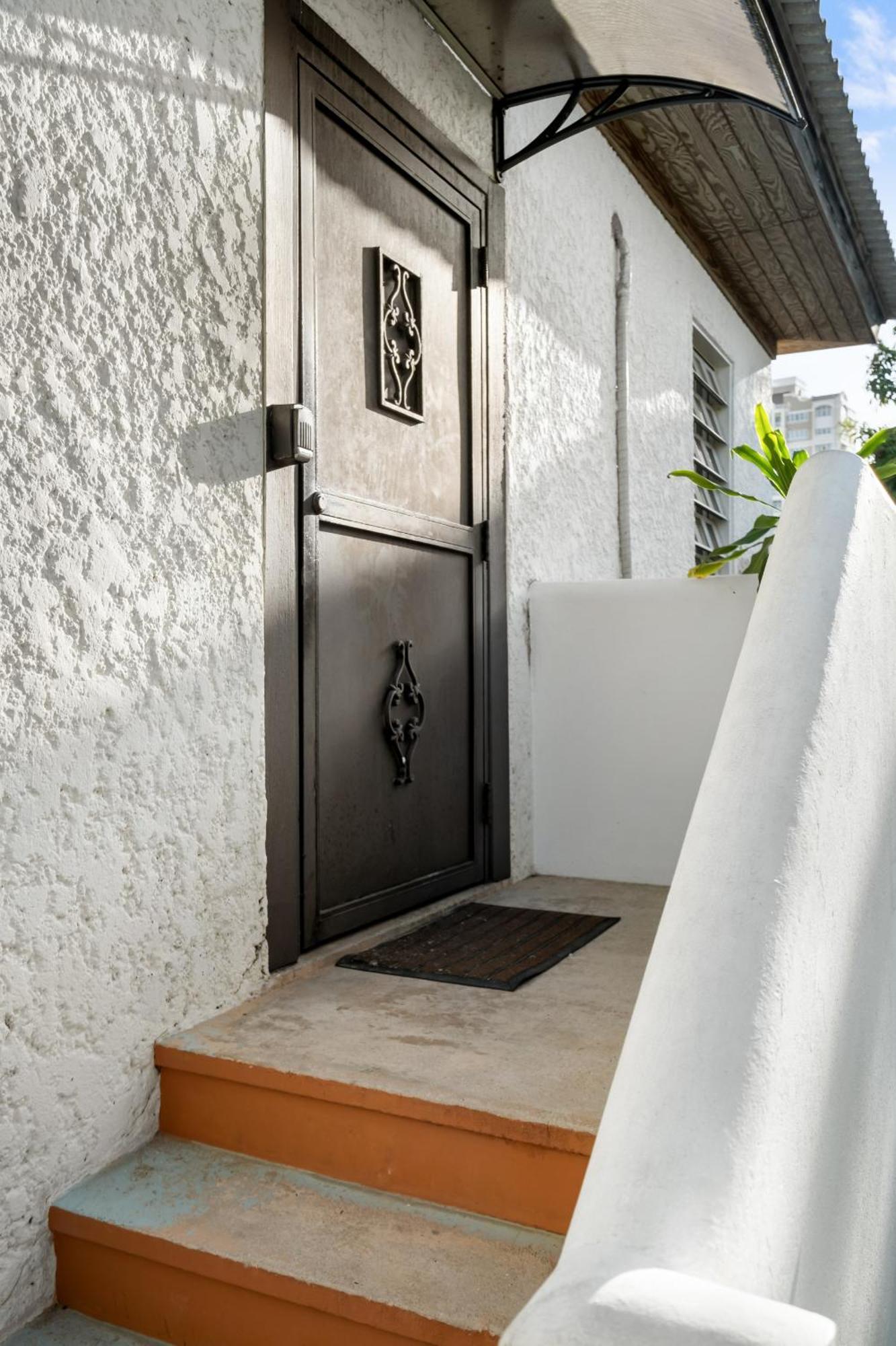 Breezy Apt, Steps To The Sand! Full Ac Too - 18 Up Apartamento