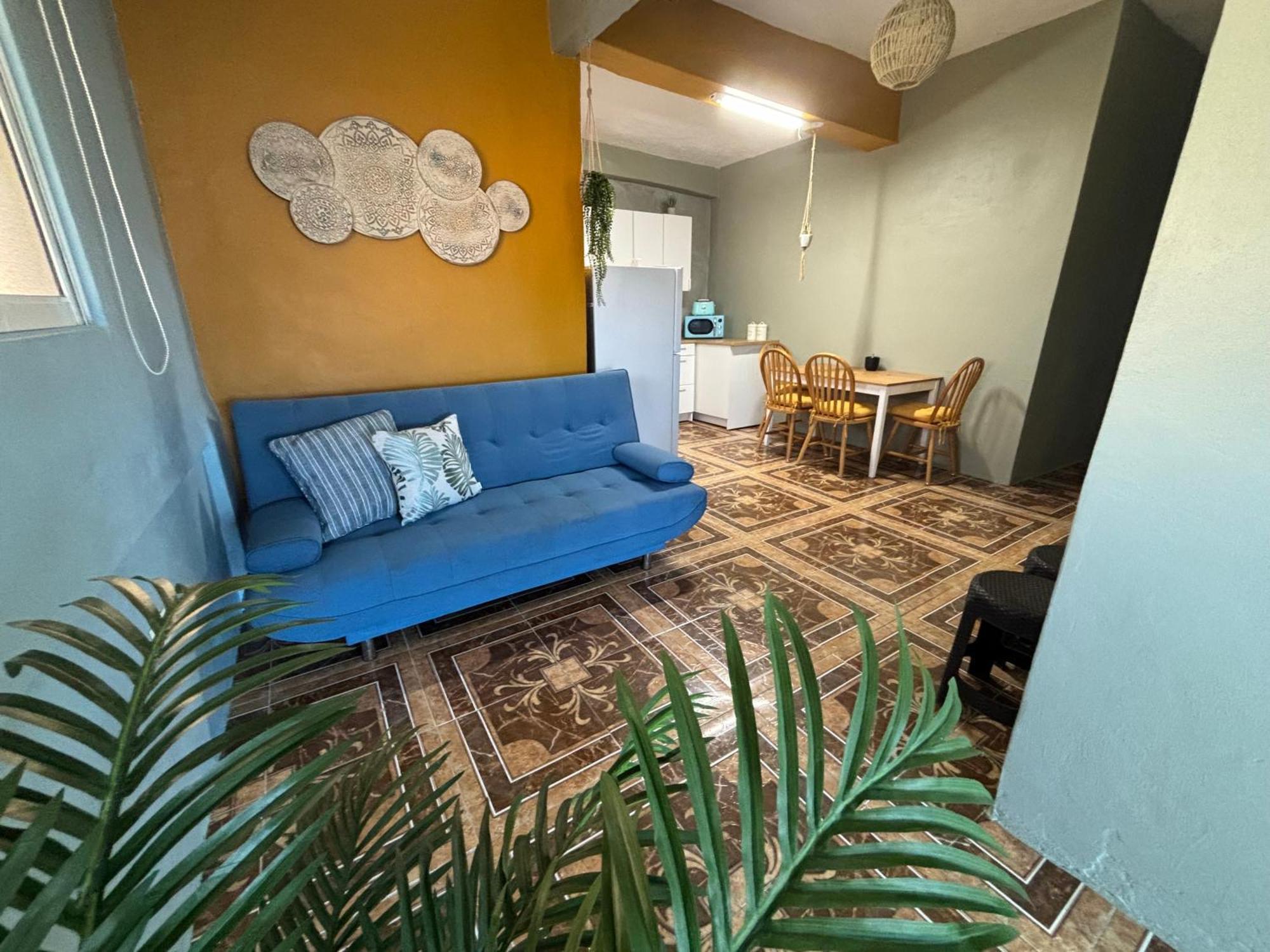 Сasa de vacaciones Salo-casa 4 Bdrm House By Here Pr