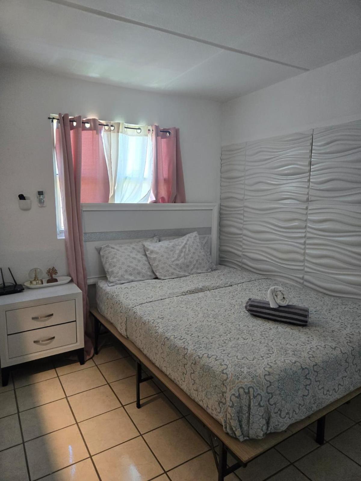 Airport Retreat With A Pool Apartamento San Juan