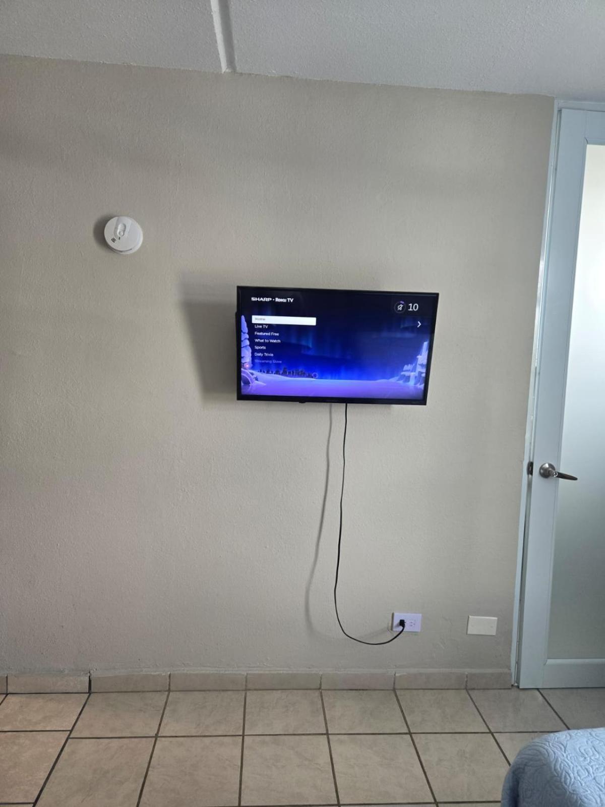 Apartamento Airport Retreat With A Pool San Juan