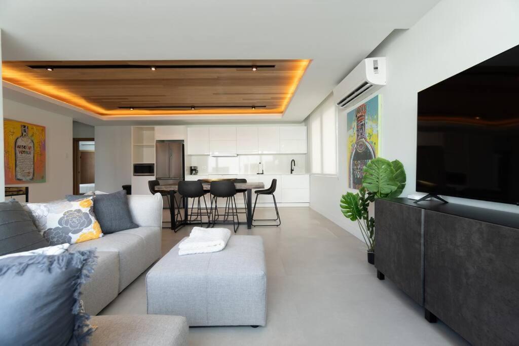 Emerald Haus 12bd 6bath Sleeps 26 People * San Juan