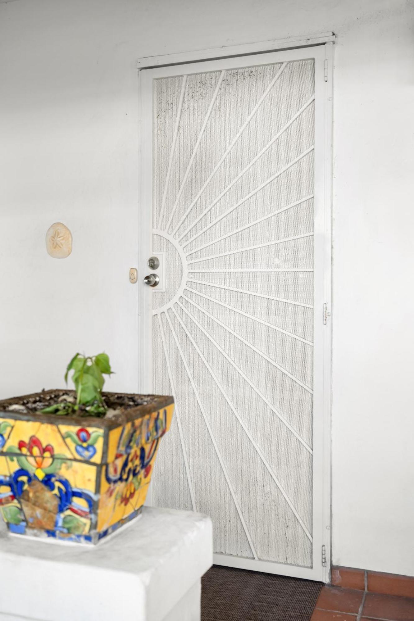Apartment Spacious & Bright 2bd Apt, Steps To Sand! - 18 Down San Juan