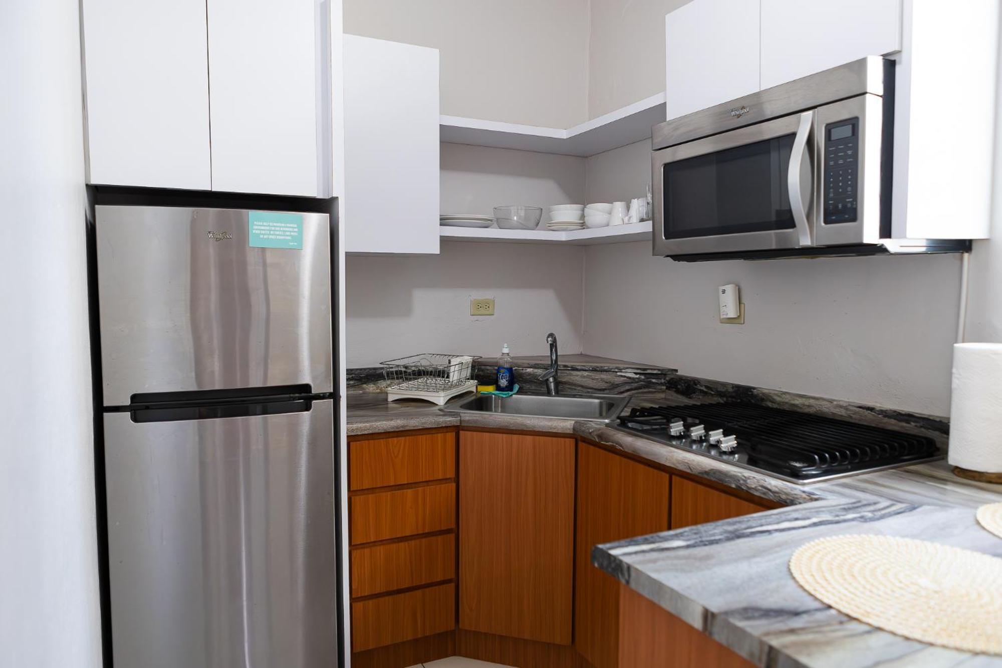 102-charming Renovated In The Near The With Free Parking