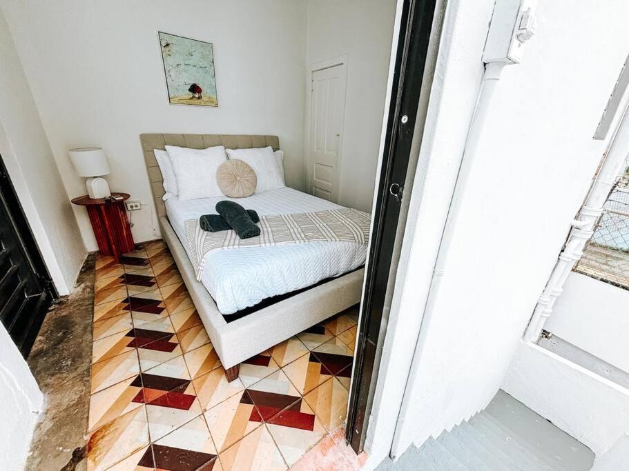 Colonial Style House For 8 Walk To Condado Beach Сasa de vacaciones *