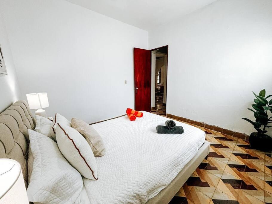 Сasa de vacaciones Colonial Style House For 8 Walk To Condado Beach San Juan