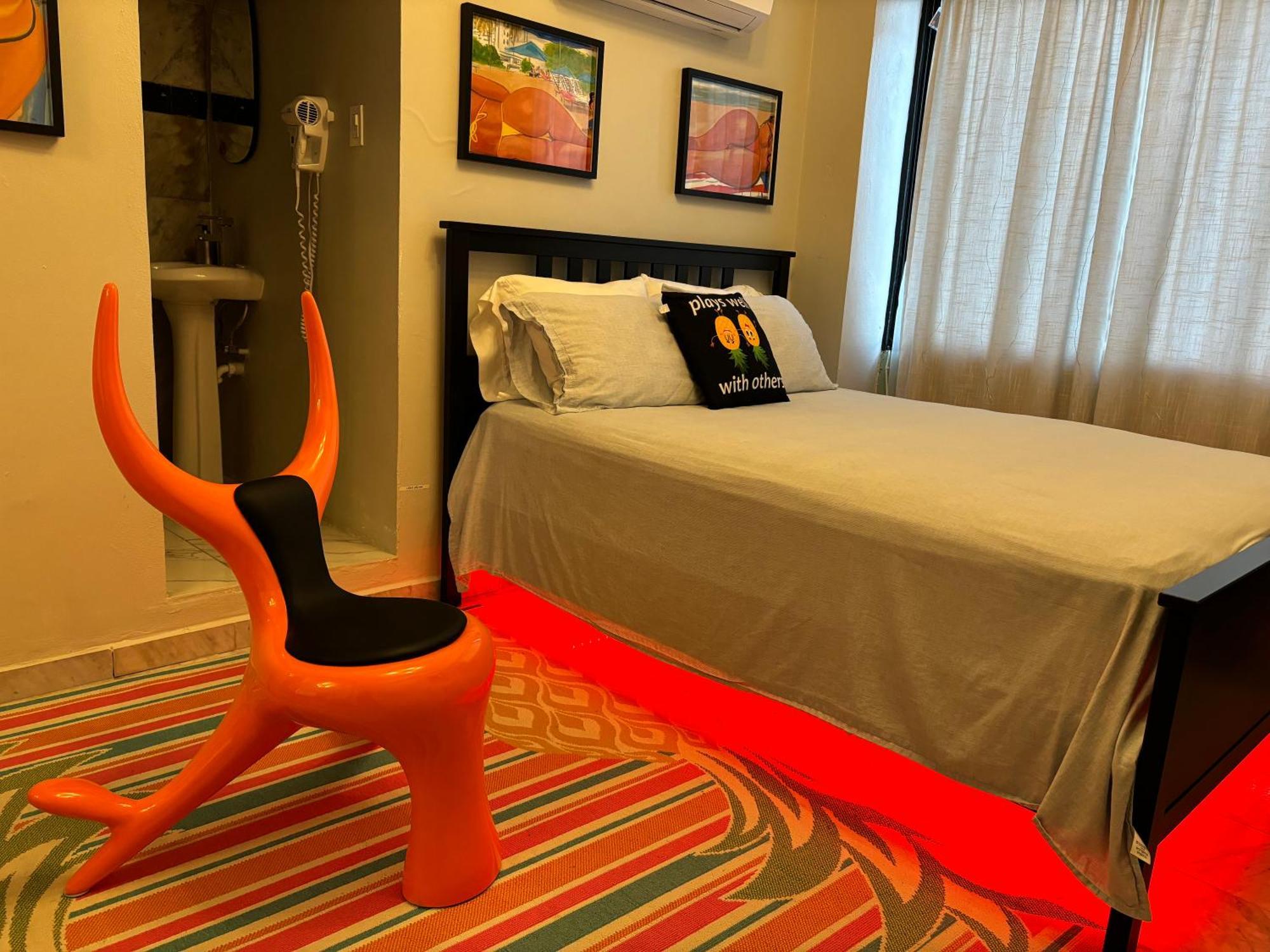 In The Heart Of Condado A 2 Bedroom Balcony * San Juan